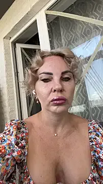 Runarunapi – webcam model profile photo Image 6