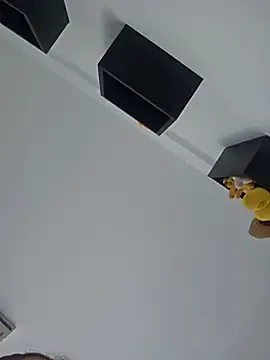 aonyan_7 – webcam model profile photo Image 6