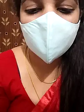 zizi_public – webcam model profile photo Image 2