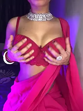 Yui-Ch – webcam model profile photo Image 4