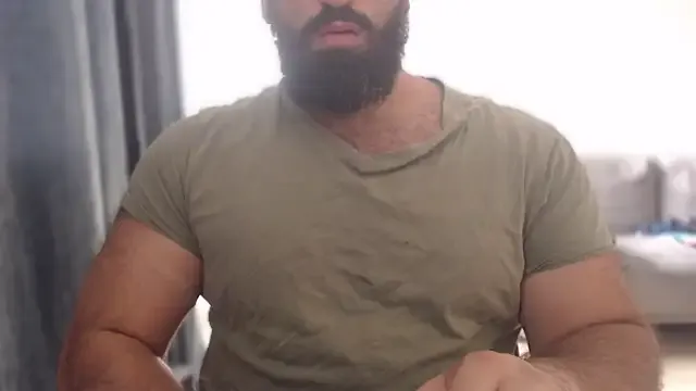 Runarunapi – webcam model profile photo Image 6