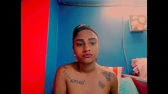 Runarunapi – webcam model profile photo Image 5