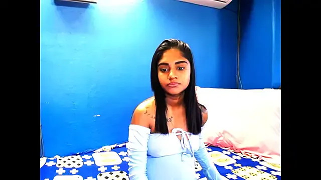 Runarunapi – webcam model profile photo Image 7