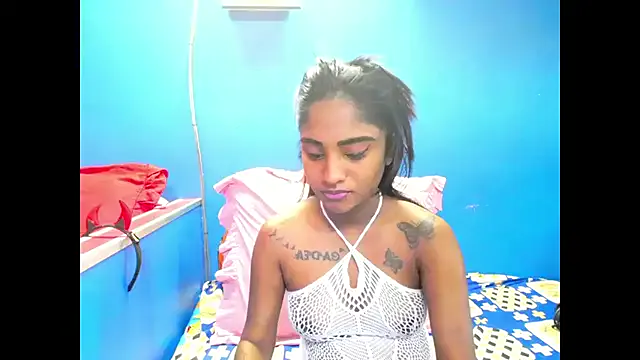 Runarunapi – webcam model profile photo Image 9