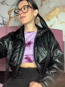 Lisaonthemoon – webcam model profile photo Image 10