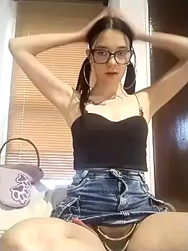 Lisaonthemoon – webcam model profile photo Image 5