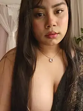 emyii – webcam model profile photo Image 10