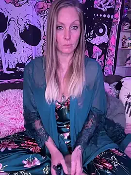 ItsDanniG – webcam model profile photo