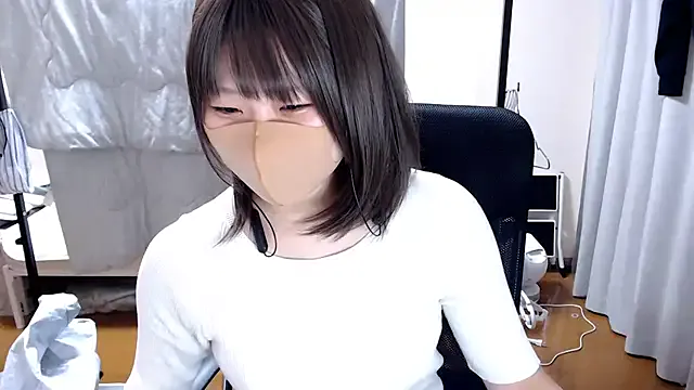 Yui-Ch – webcam model profile photo Image 9