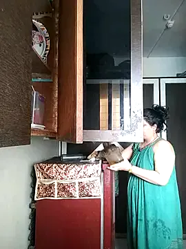 Runarunapi – webcam model profile photo Image 4