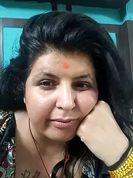 Runarunapi – webcam model profile photo Image 6