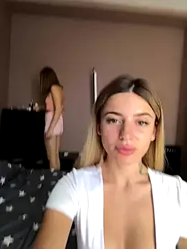 RollDolls – webcam model profile photo Image 18