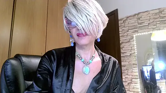 soficb – webcam model profile photo Image 2