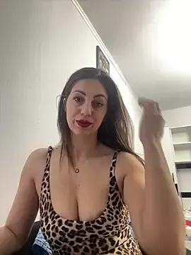 Runarunapi – webcam model profile photo Image 13