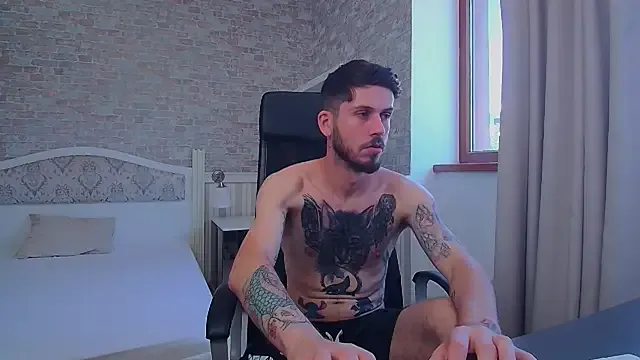 Runarunapi – webcam model profile photo Image 4