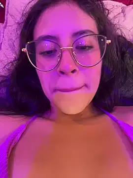 iris_on_cam – webcam model profile photo Image 2