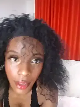 Runarunapi – webcam model profile photo Image 4