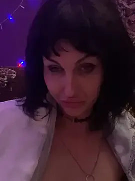 luvlivvyy – webcam model profile photo Image 6