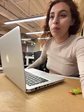 mia_dynasty – webcam model profile photo Image 5