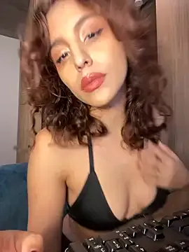 mia_dynasty – webcam model profile photo Image 8