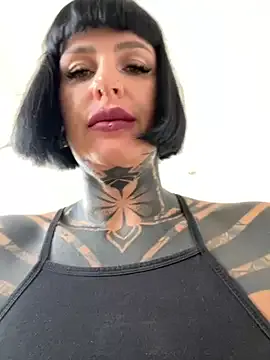 Yaya--728 – webcam model profile photo Image 16