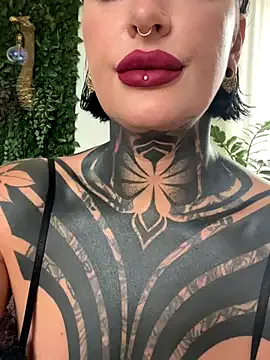 Yaya--728 – webcam model profile photo Image 17