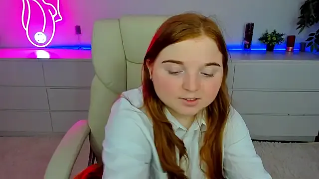 Runarunapi – webcam model profile photo Image 5