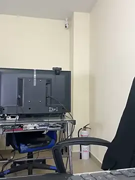 kira_mia – webcam model profile photo Image 3