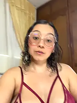 kira_mia – webcam model profile photo Image 4