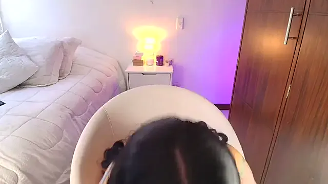 YoungHornyBritishGirl – webcam model profile photo Image 13