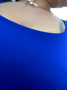 zqyaini – webcam model profile photo Image 17