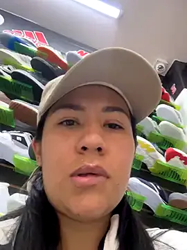 zqyaini – webcam model profile photo Image 7