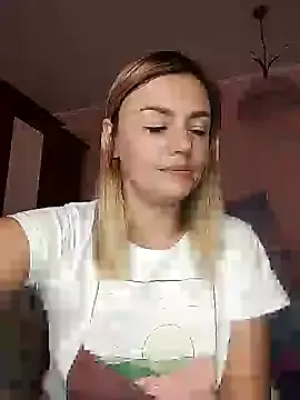 PumaShyXD – webcam model profile photo Image 2