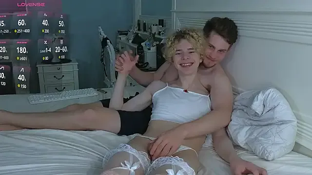 aronyou_win – webcam model profile photo Image 4