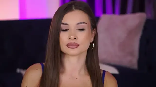 selenne_schmitt – webcam model profile photo Image 2