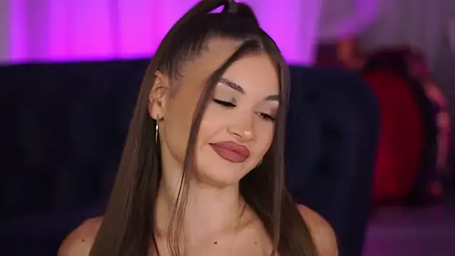 selenne_schmitt – webcam model profile photo Image 4