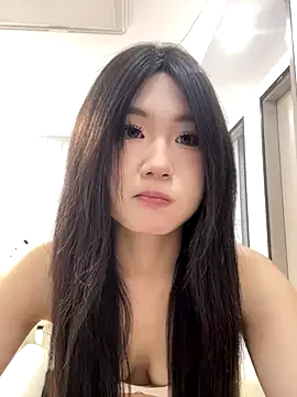 avroramy – webcam model profile photo Image 8
