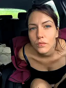 Runarunapi – webcam model profile photo Image 4