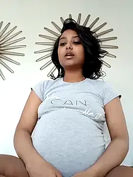 Runarunapi – webcam model profile photo Image 13