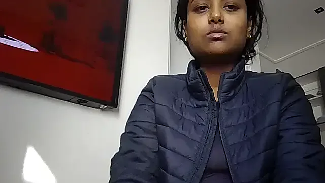 Runarunapi – webcam model profile photo Image 6