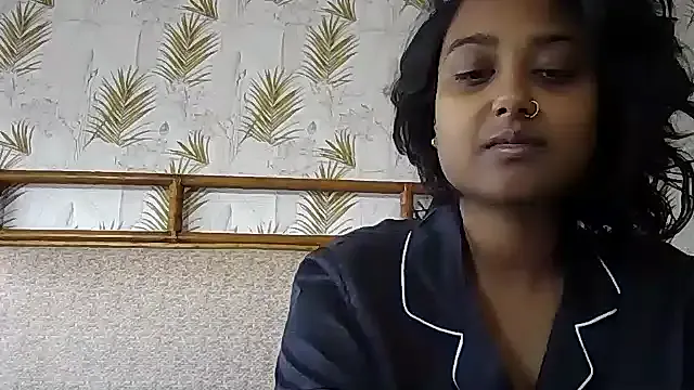 Runarunapi – webcam model profile photo Image 7