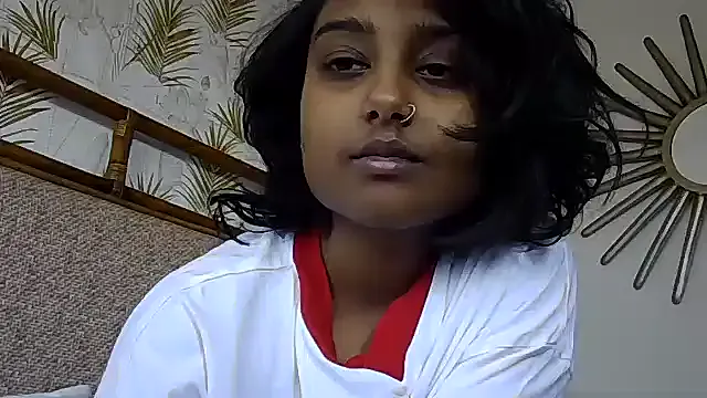 Runarunapi – webcam model profile photo Image 9