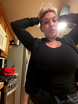 luvlivvyy – webcam model profile photo Image 19