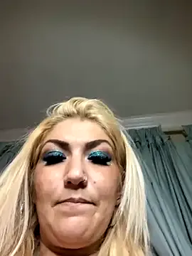 luvlivvyy – webcam model profile photo Image 7