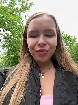 vivid_girls_vg – webcam model profile photo Image 4