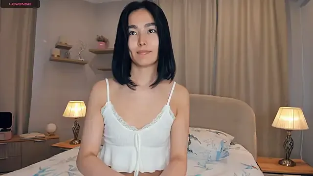 Runarunapi – webcam model profile photo Image 2