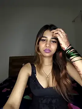 emyii – webcam model profile photo Image 7