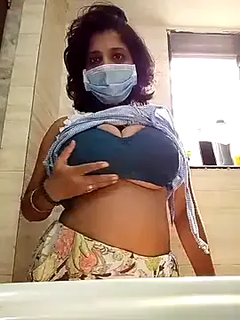 Runarunapi – webcam model profile photo Image 9