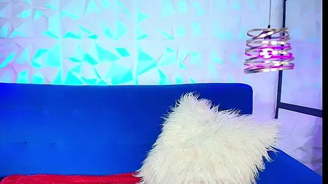 LilyWilder – webcam model profile photo Image 13