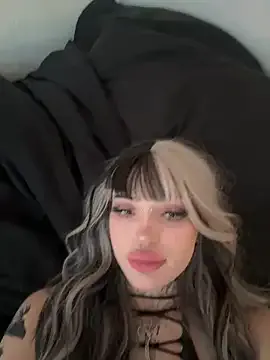 tinyangelxx – webcam model profile photo Image 9